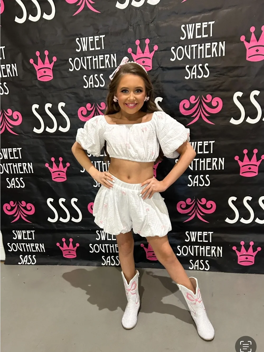 Sz 10 White Two-Piece Bow Crop Top and Shorts Set with size 37 boots fun fashion
